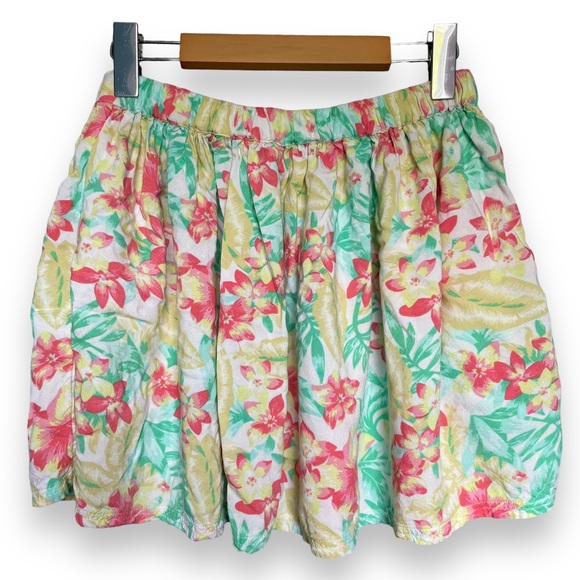American Eagle Womens‎ Mini Skirt
Size Small Floral Tropical Pockets
Summer - Picture 2 of 6